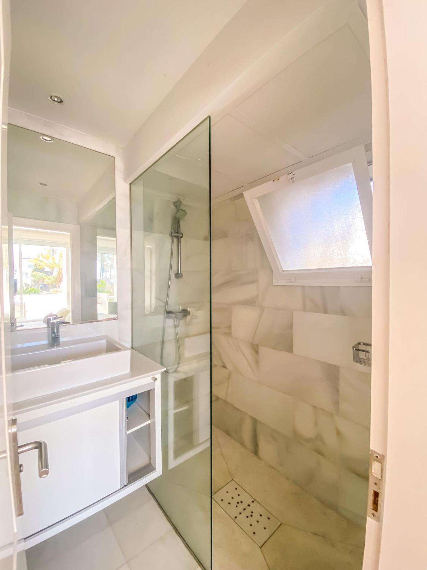 Alcazaba Beach Apartment Estepona Luaran gambar